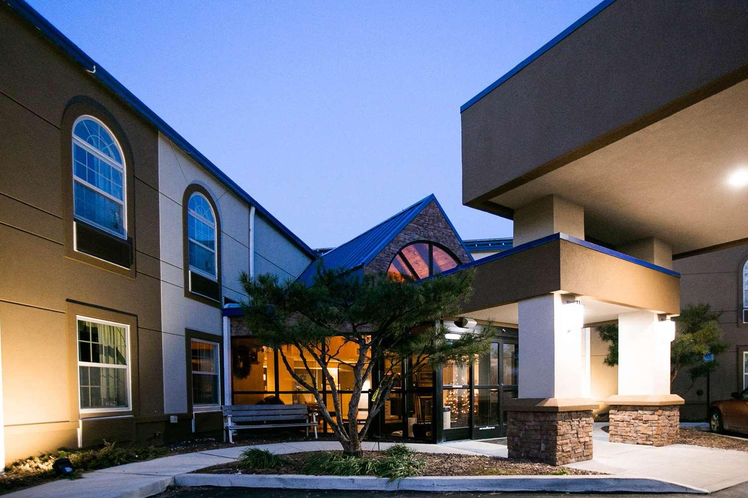 伊莉莎白镇赫尔希最佳西方必住Plus酒店 伊丽莎白镇 外观 照片